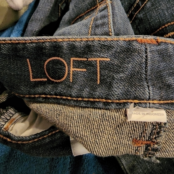 Loft Original Bootcut Jean Dark Wash Denim Basic Casual Capsule Wardrobe EUC - Picture 4 of 8